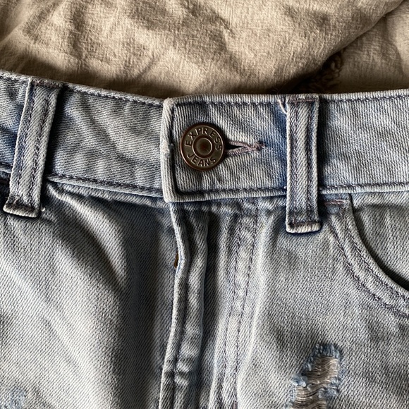 Express Mid Rise Jean Short - Picture 2 of 6